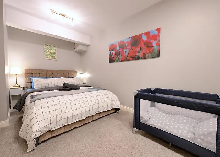 3 Bedroom House In Euston, Patio & Bbq
