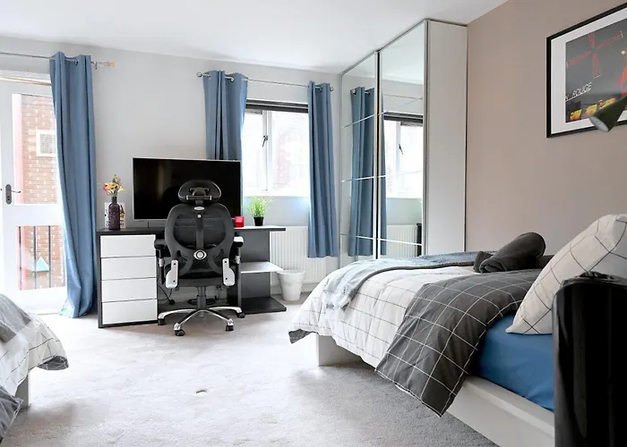 3 Bedroom House In Euston, Patio & Bbq